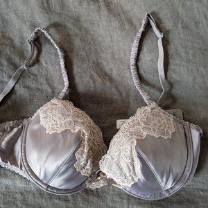 VS Angels Lightly lined Demi Bra